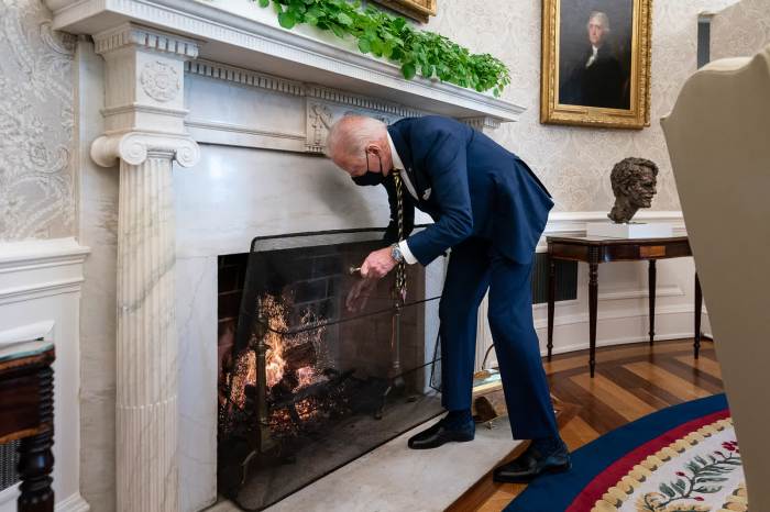 How will biden decorate oval office